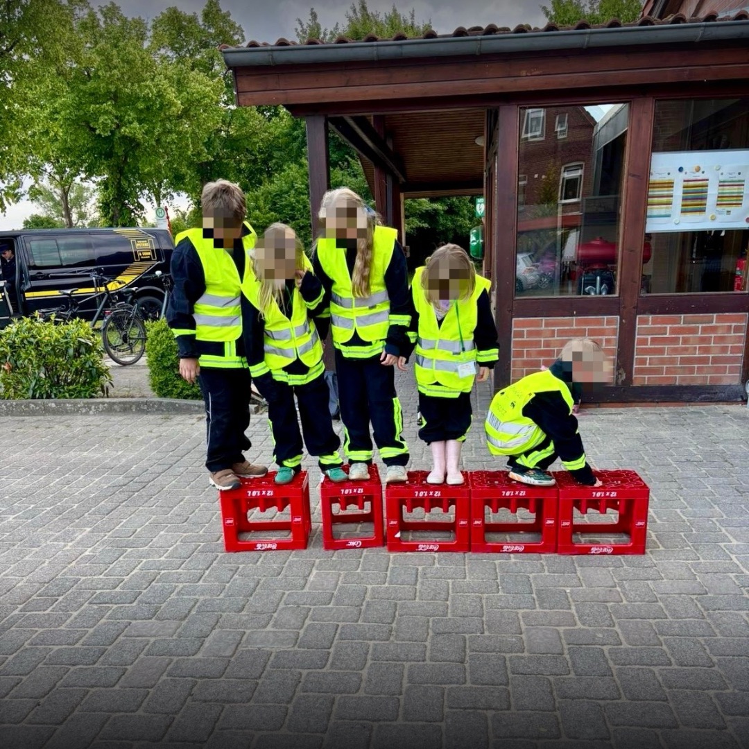 Kinderfeuerwehr bei einem Spiel auf dem Zeltlager