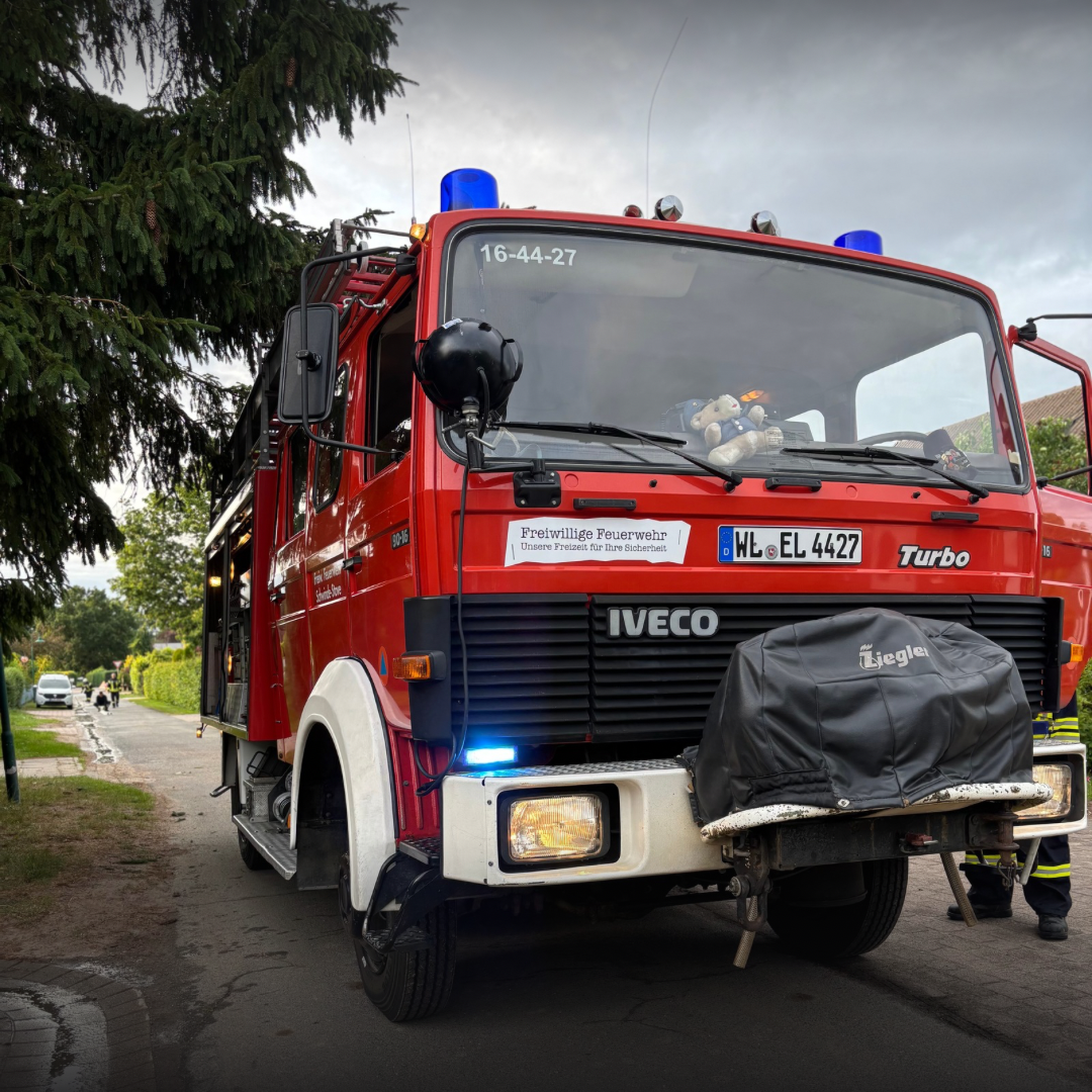 LF16 TS der FF Schwinde-Stove an einer Einsatzstelle