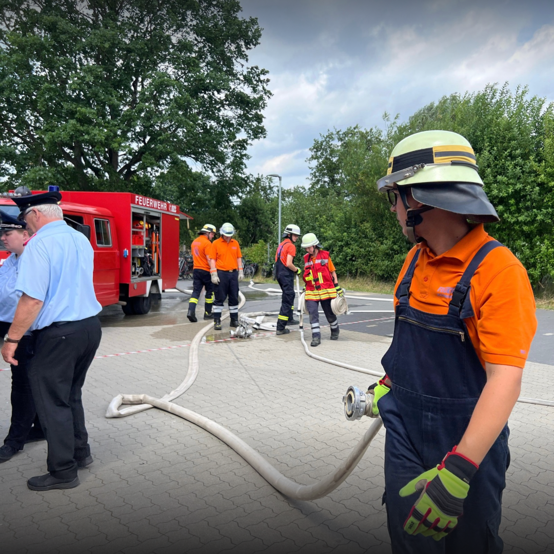 Löschangriff der Leistungsvergleichseinheit beim Gemeindefeuerwehrtag