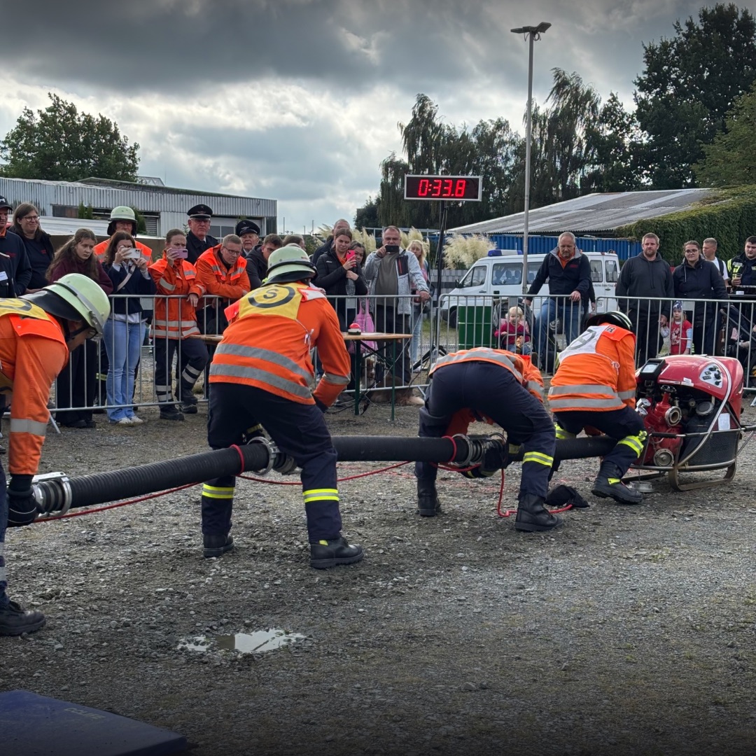 Eine Saugleitung wird zusammengekuppelt