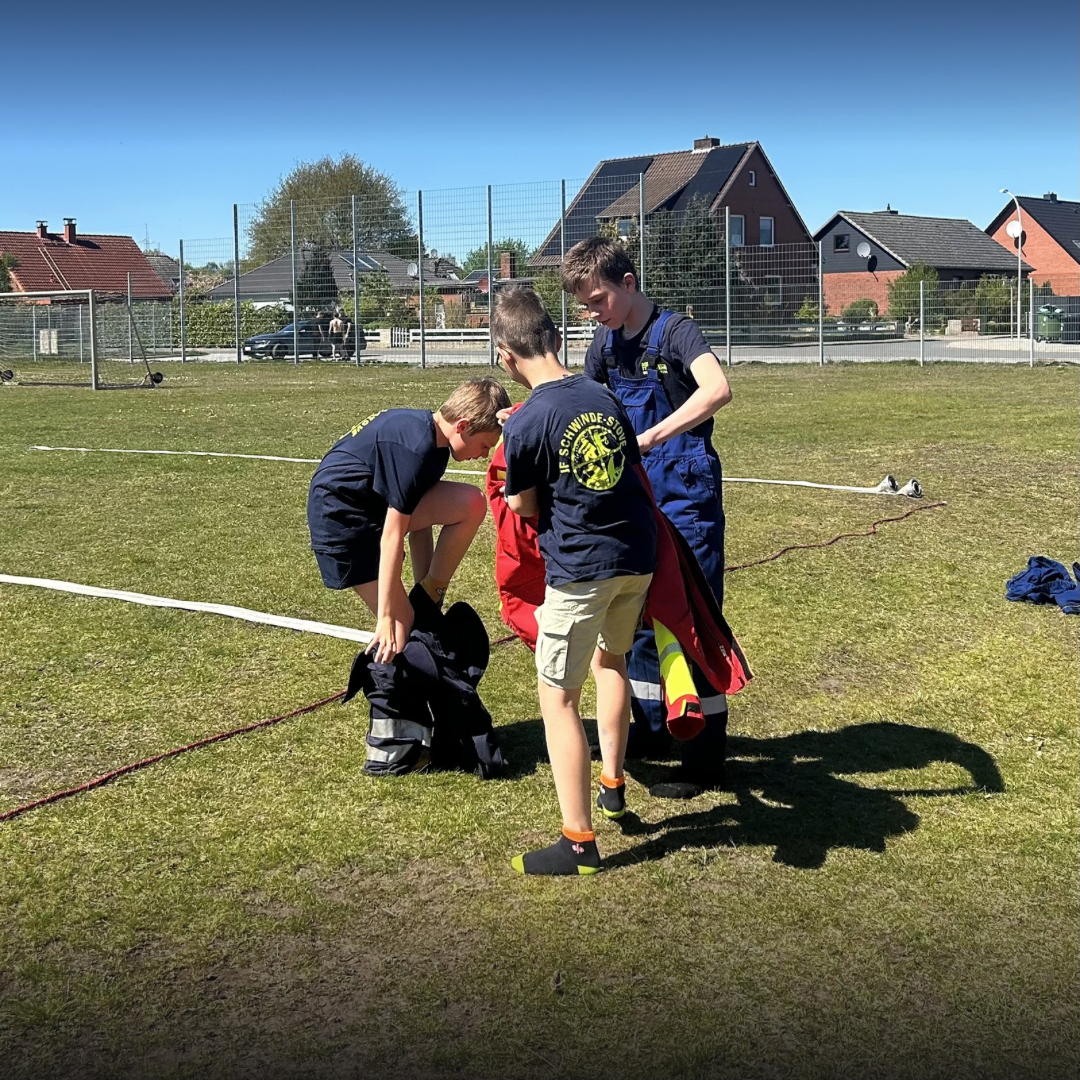 Jugendfeuerwehr zieht sich um